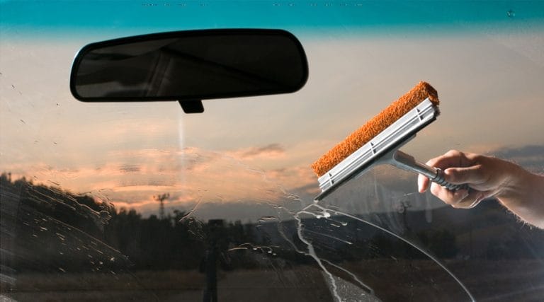 Read more about the article Cleaning your windshield