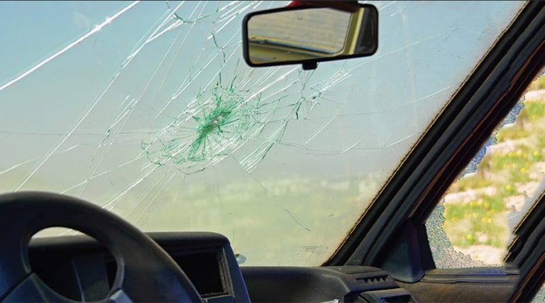 Read more about the article Beware of auto glass repair schemes