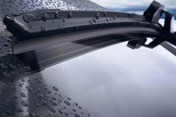 Choosing the right auto glass repair experts