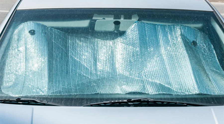 You are currently viewing How hot temperatures can cause further damage to your windshield