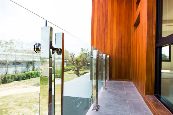 You are currently viewing Understanding the difference between tempered and regular glass