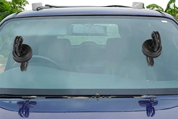 You are currently viewing Cold temperatures cause some auto glass shops to suspend mobile repair
