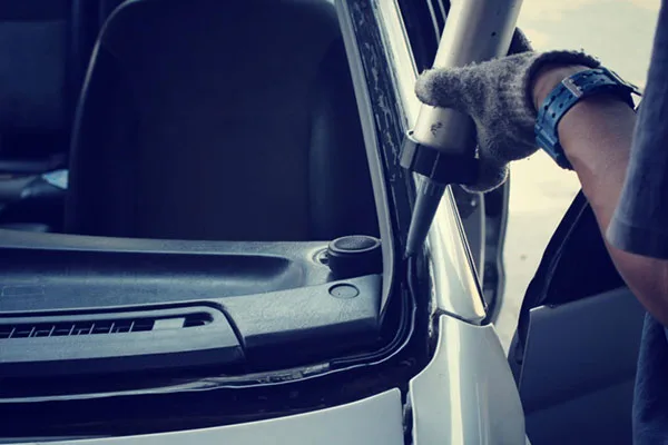 Read more about the article Replacing windshields in newer cars can be tricky