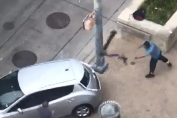 You are currently viewing Altercation in downtown Austin, TX leads to scooter thrown through windshield