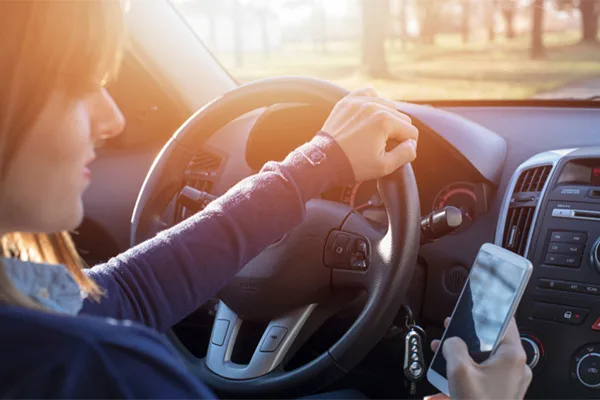 Read more about the article Survey lists top 5 distraction reasons for Boston drivers