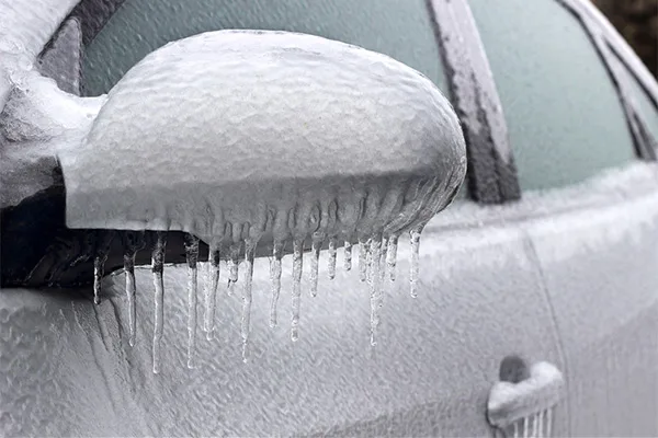 Read more about the article Remember that you are responsible for clearing ice from your vehicle